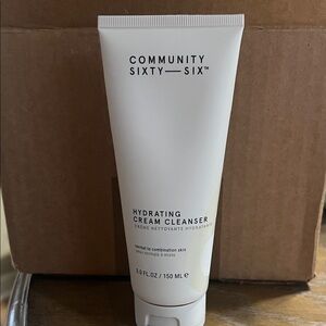 Hydrating Cream Cleanser - White